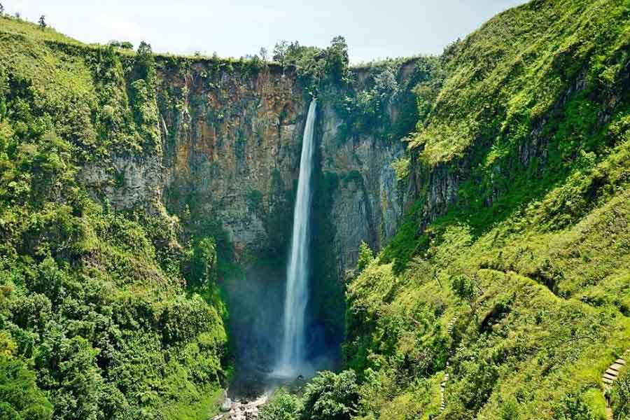 ketinggian Air terjun Sipiso Piso